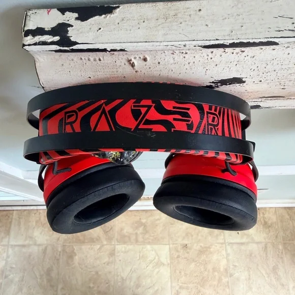 PewDiePie x Razer Gaming Headset - Red and Black - good condition - Picture 3 of 3